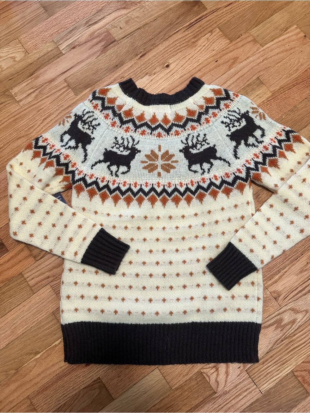 Kiel James Patrick Sweater - Picture 4 of 4